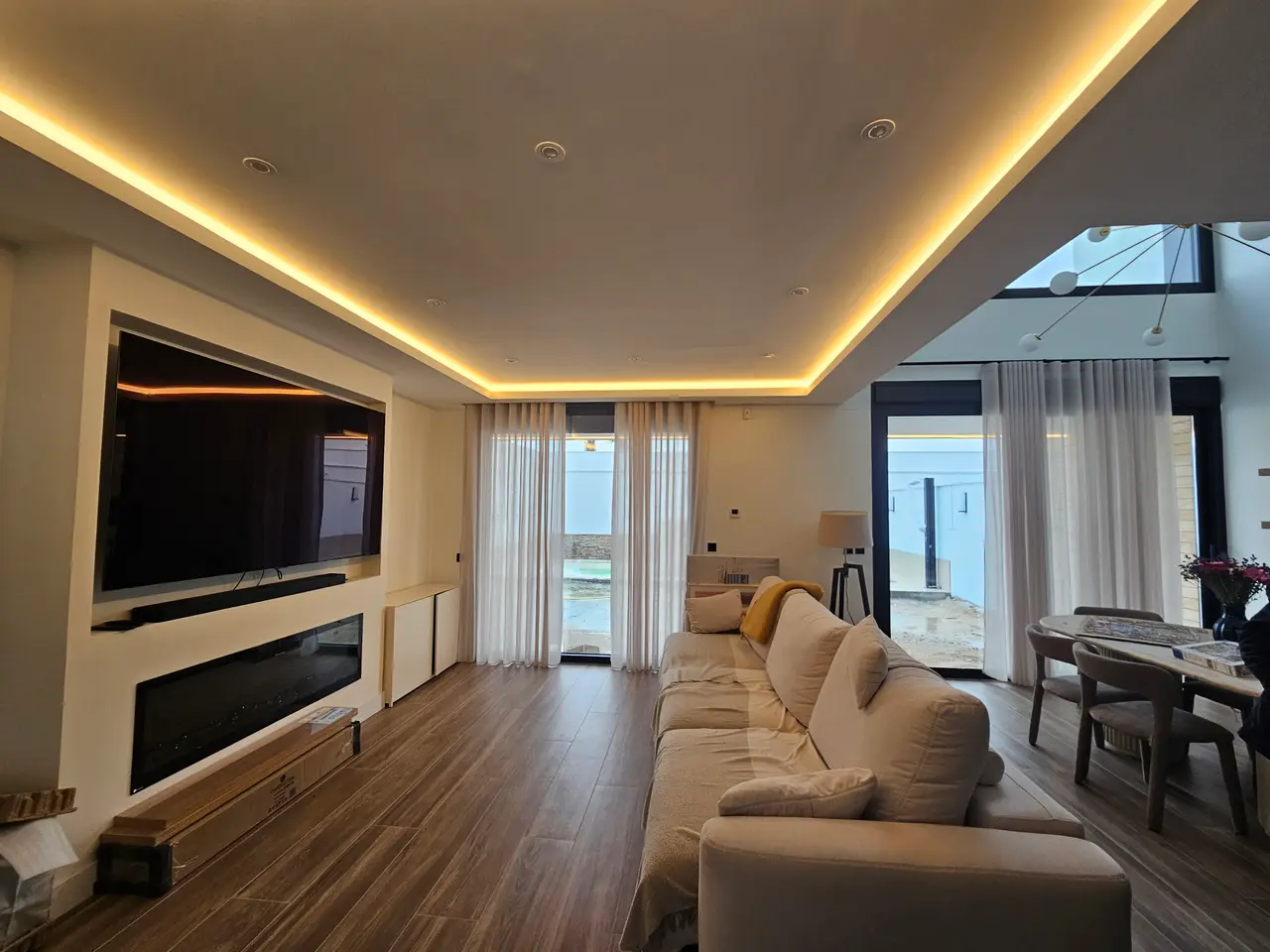Viviendas pareadas con piscina: salón